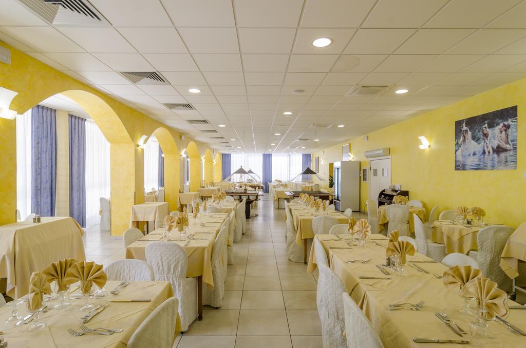 Hotel Principe Alba Adriatica Esterno foto
